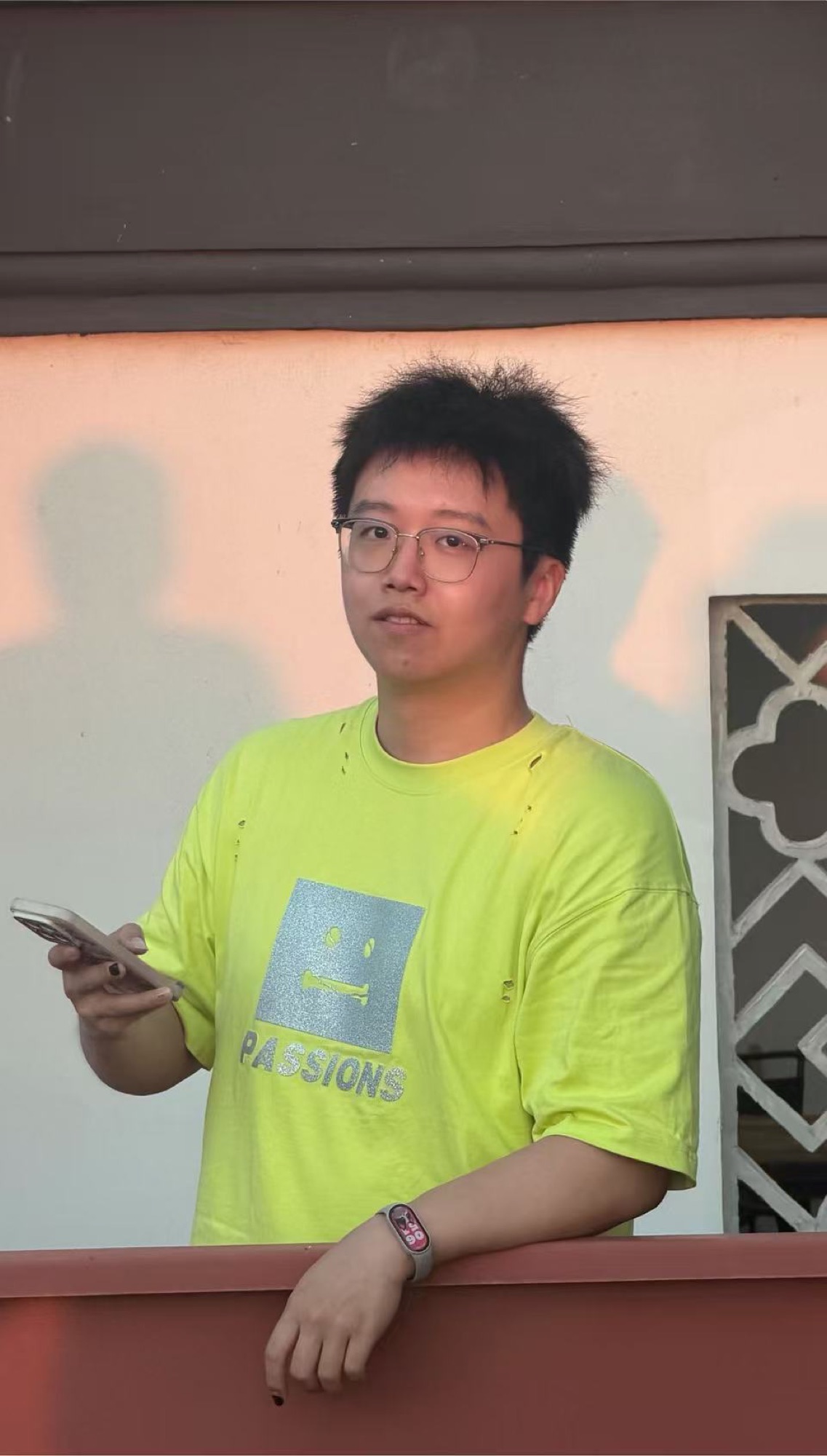 隔窗日落